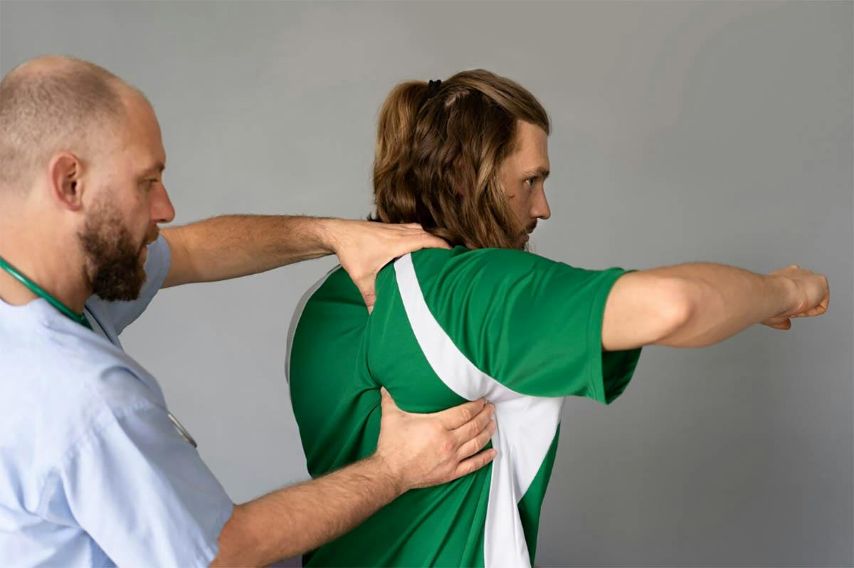 Golfer Physical Therapy for Shoulder Injuries
